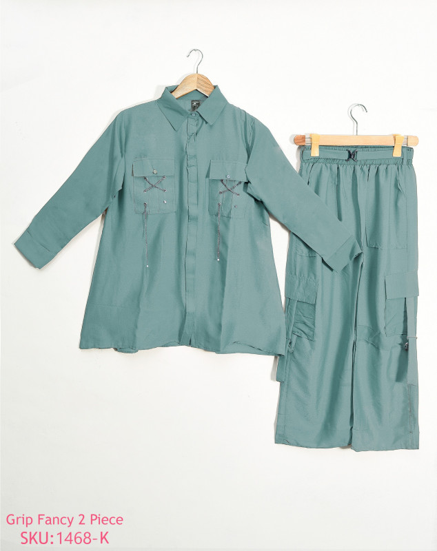 Grip printed 2 piece shirt & trouser